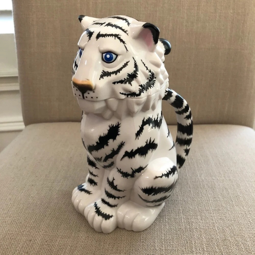 Greatest Show on Earth White Tiger Flip Top Mug